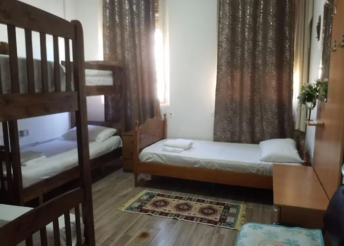 Rose Albergue Tirana